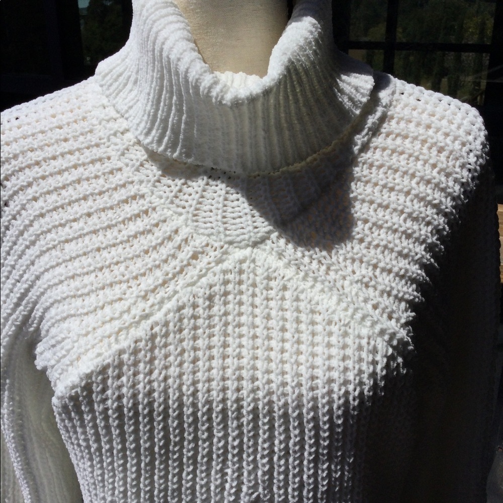 Sweater - Picture 2 of 4